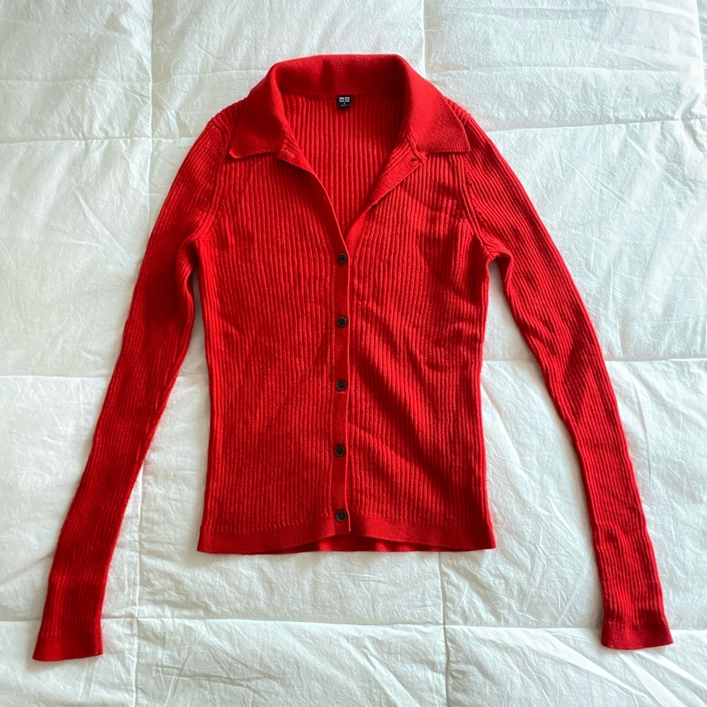 uniqlo red shirt